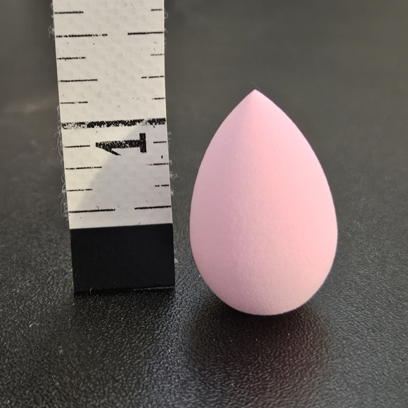 8 Boxes! Makeup Sponges - Picture 2 of 2